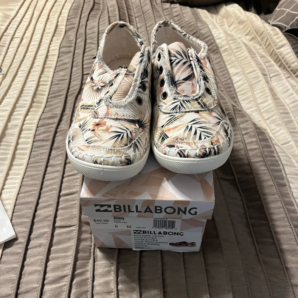 Bill abong sneakers  size 6
